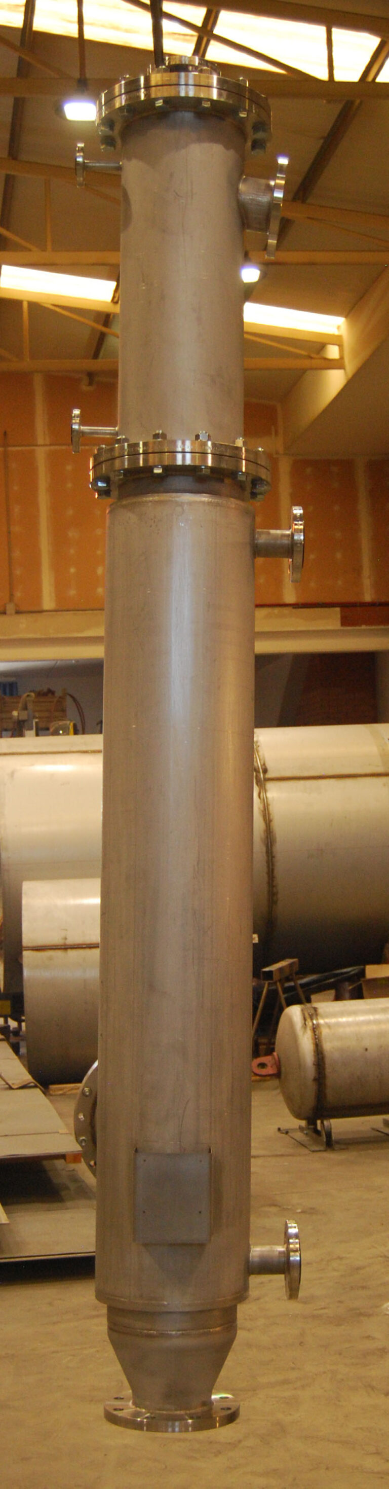 COLUMNA DESTILACION EN ACERO INOXIDABLE 1.4404 (316L) - Caldereria Teruel